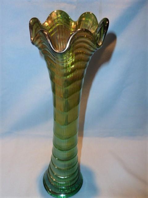 IMPERIAL GREEN IRIDESCENT RIPPLE CARNIVAL  VASE iRID