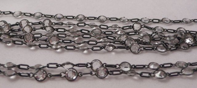 Deco Long gun metal chain with crystals