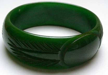 Bakelite Vintage Carved Green bracelet