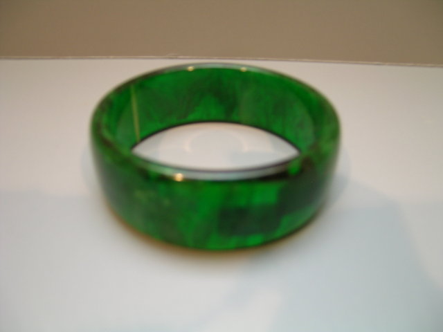 Bakelite Vintage Green Bangle