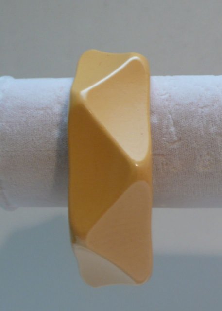 Bakelite Vintage Corn Colored Bangle