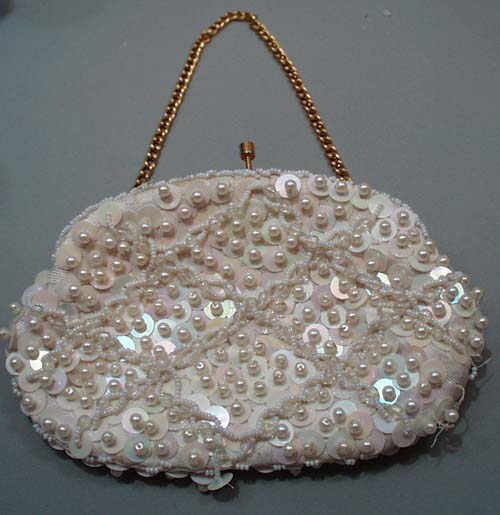 Beads and plastic sequins clasp purse