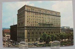 Cincinnati Club BLdg. Postcard.