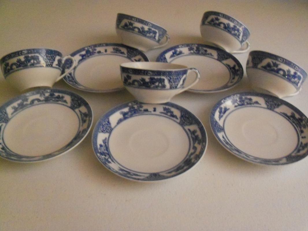 Noritake Nippon Royal Sometuke Pattern 16033 Set Of 5 Cups & 6 Saucers