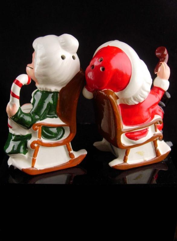 Vintage Japan salt pepper - Santa with pipe and MRS Claus - Salt and Pepper Shaker Set - kitchen table accessory - novelty retro santa set