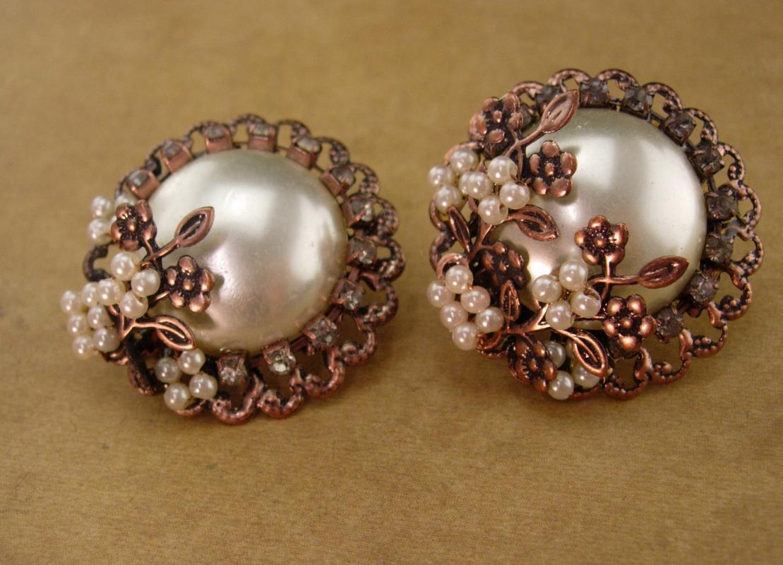 Unsigned Haskell earrings - pearl Clip on earrings - sparkling rhinestones - rose gold plate cluster earrings - Unsigned Beauties