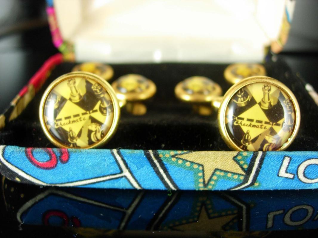 Nicole Miller Wedding cufflinks Vintage Tuxedo studs Original box gambler poker Casino gold estate jewelry cuff links playing cards