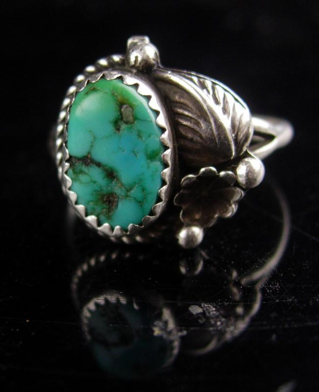 Vintage sterling Indian Ring - Turquoise jewelry - size 8 -Native American design - southwestern jewelry - dogwood flower - hippie ring