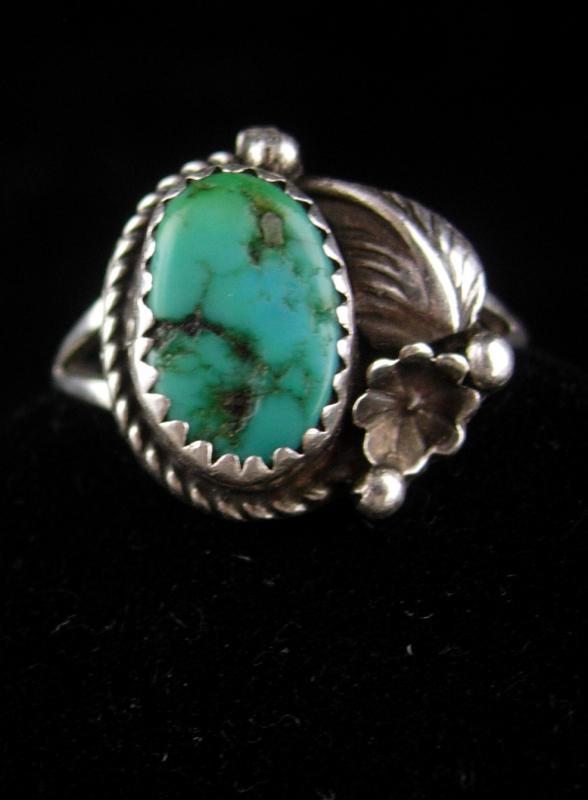 Vintage sterling Indian Ring - Turquoise jewelry - size 8 -Native American design - southwestern jewelry - dogwood flower - hippie ring