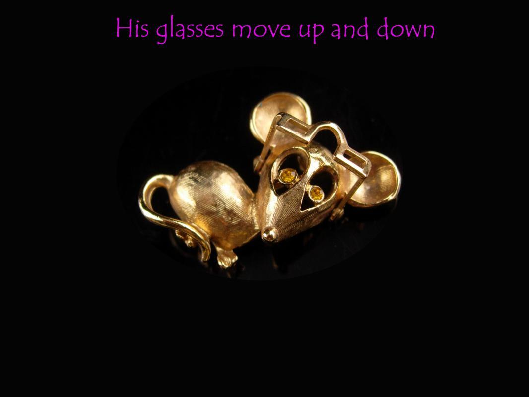 Vintage Mechanical Mouse Brooch / moveable eyeglasses - Cravat holder - Vintage Lapel Pin eyeglasses - optometrist gift - binocles-ciseaux
