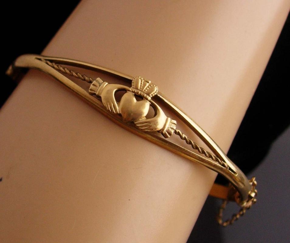 VINTAGE IRISH Claddagh bracelet - 14ct gold filled Irish - sweetheart gift - Ireland Celtic bangle - Loyalty Friendship anniversary