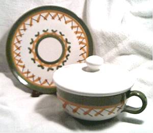 Ceramic/Pottery/Italian Pottery Soup Cup W/Lid & Plate