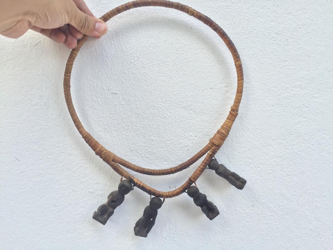 DAYAK NECKLACE & OLD FIGURINE Statue Figure Pendant Body Jewel Jewelry Ornament