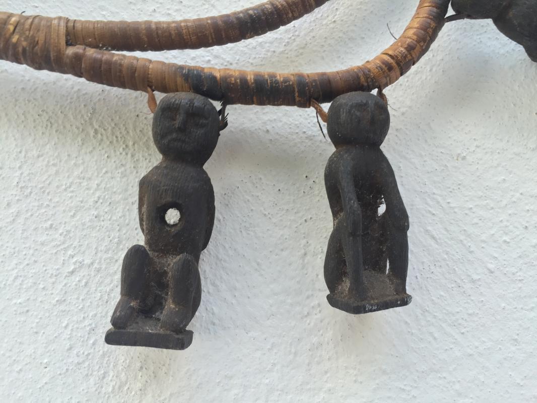 DAYAK NECKLACE & OLD FIGURINE Statue Figure Pendant Body Jewel Jewelry Ornament