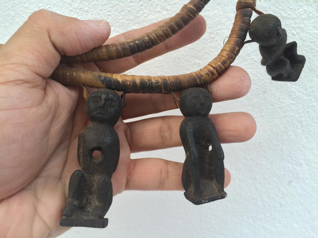 DAYAK NECKLACE & OLD FIGURINE Statue Figure Pendant Body Jewel Jewelry Ornament