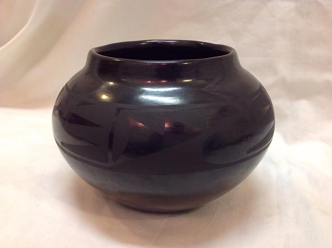 DESIDERIA MONTOYA SANCHEZ SAN ILDEFONSO PUEBLO POTTERY POT BOWL MARIA MARTINEZ SISTER NATIVE AMERICAN