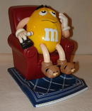 1999 M&Ms Yellow Peanut M&M Lazy Boy Dispenser