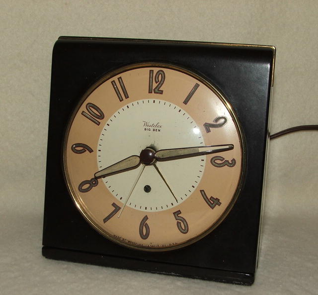 Model S6-D Electric Westclox Big Ben Clock in Bakelite Case