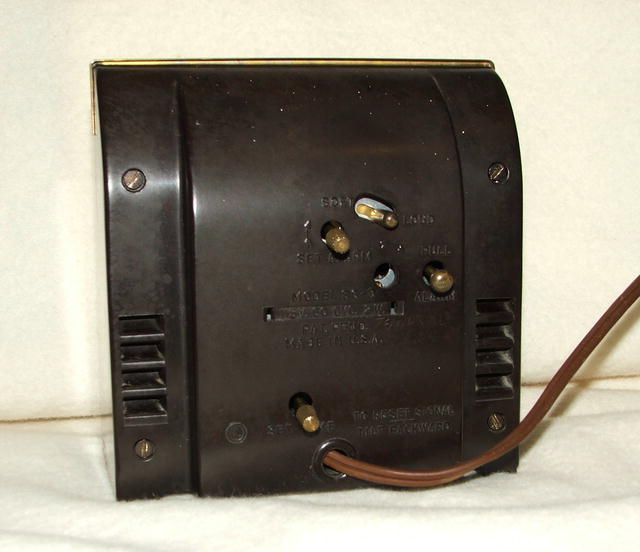 Model S6-D Electric Westclox Big Ben Clock in Bakelite Case