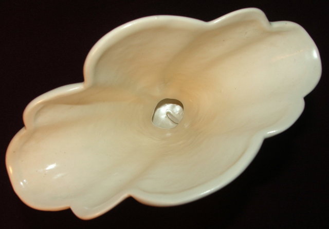 Haeger Pottery Art Deco Matte Ivory Fan Vase