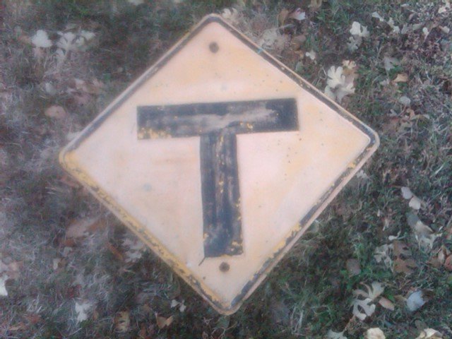 T HIGHWAY ROAD INTERSECTION WARNING SIGN WALL DOOR DECORATION PRESS STEEL LETTER STYLE DEPRESSION ERA ROADWAY FIXTURE