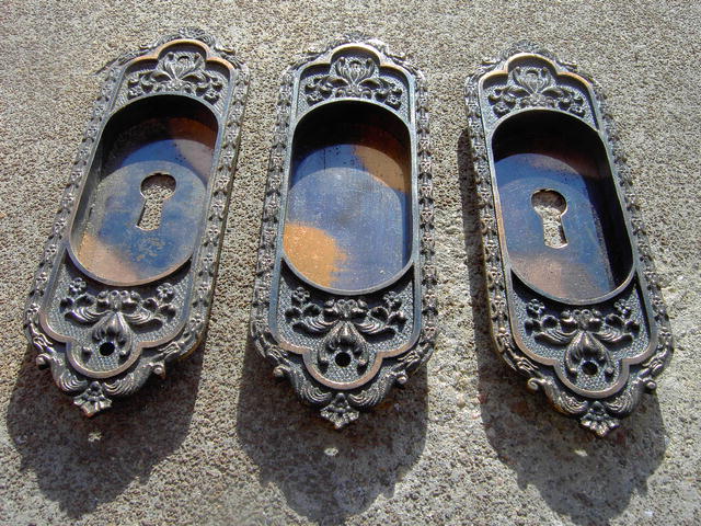 VICTORIAN DOOR HARDWARE