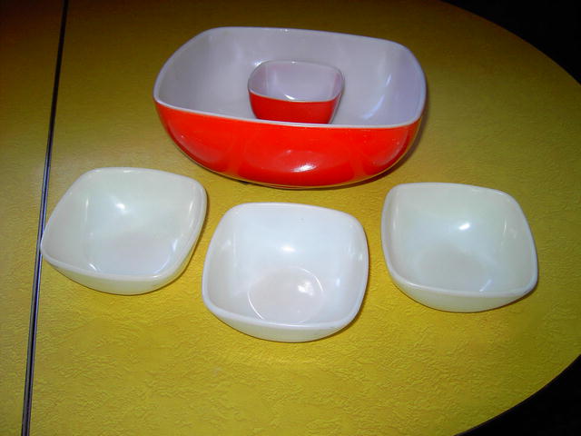 PYREX OVENWARE BOWL 