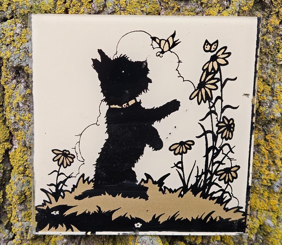 BLACK SCOTTY DOG SILHOUETTE REVERSE PAINTED GLASS SQUARE WALL DECORATION