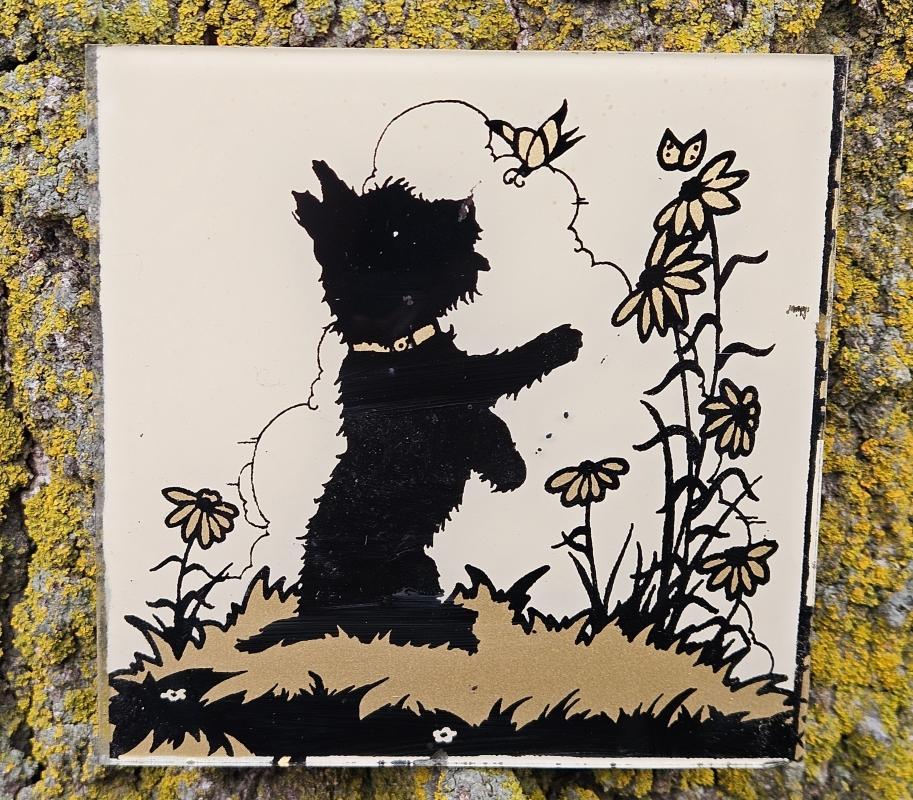 BLACK SCOTTY DOG SILHOUETTE REVERSE PAINTED GLASS SQUARE WALL DECORATION