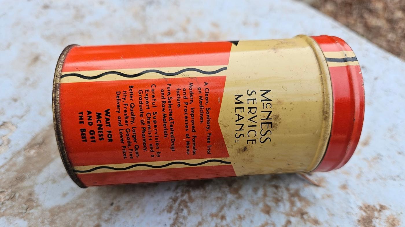 FURST MCNESS NUTMEG TIN CAN FREEPORT ILLINOIS ADVERTISING CANNISTER