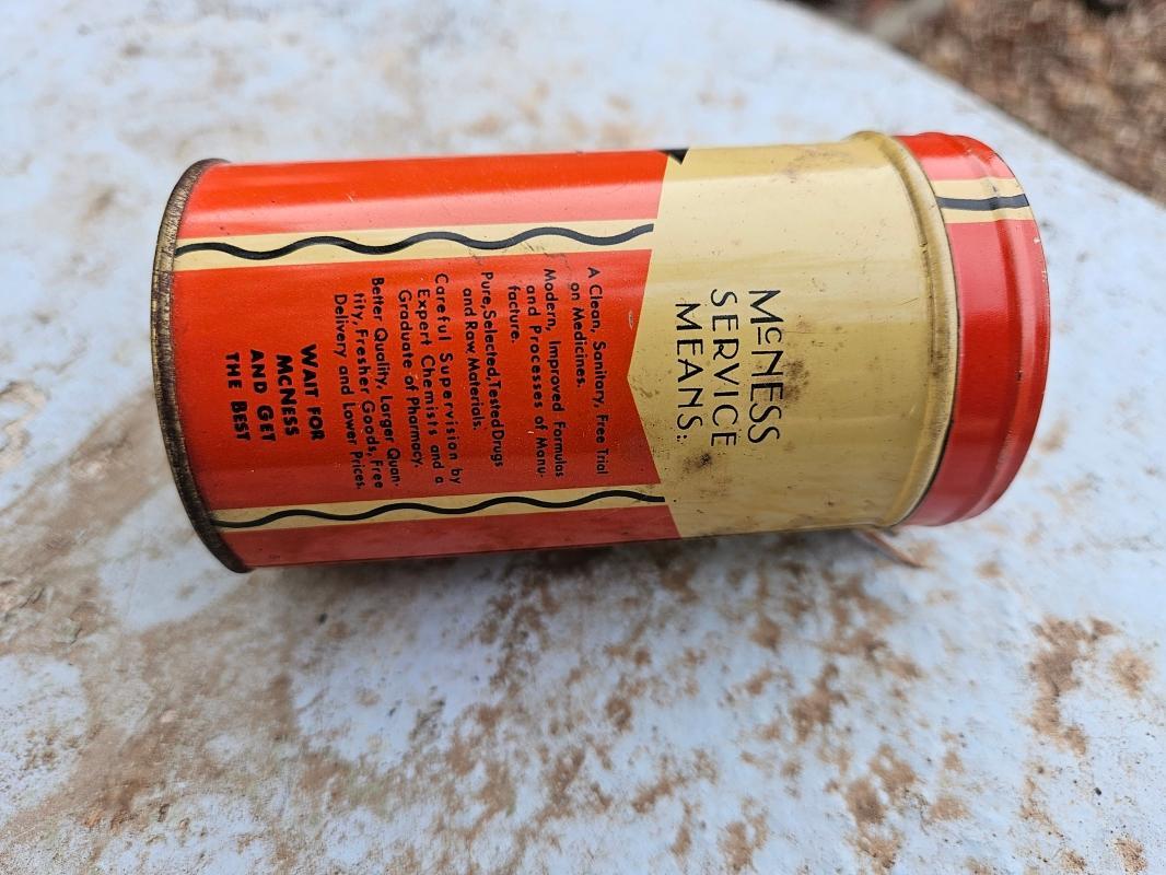 FURST MCNESS NUTMEG TIN CAN FREEPORT ILLINOIS ADVERTISING CANNISTER