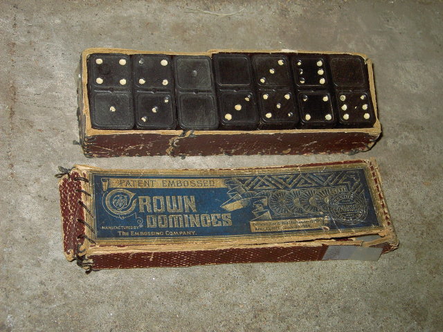 CROWN EMBOSSING COMPANY DOMINOES VICTORIAN ERA TOY WOOD DOMINO TILE GAME