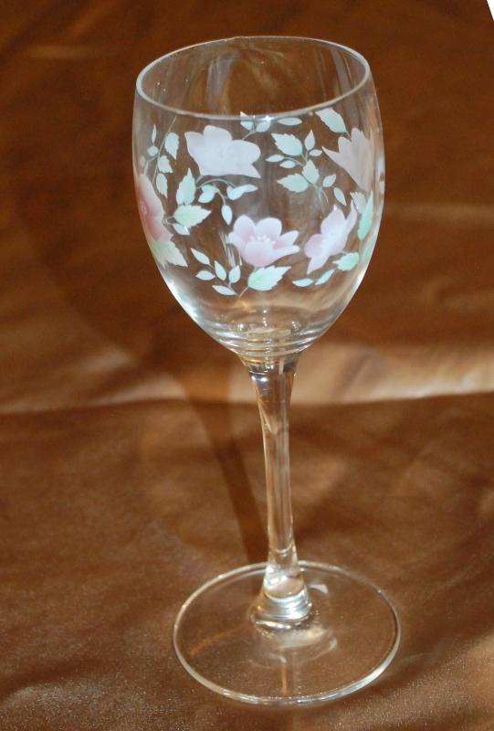 Luminarc France Floral Stemware Wine glasses  Vintage Set of 4 Hand Painted