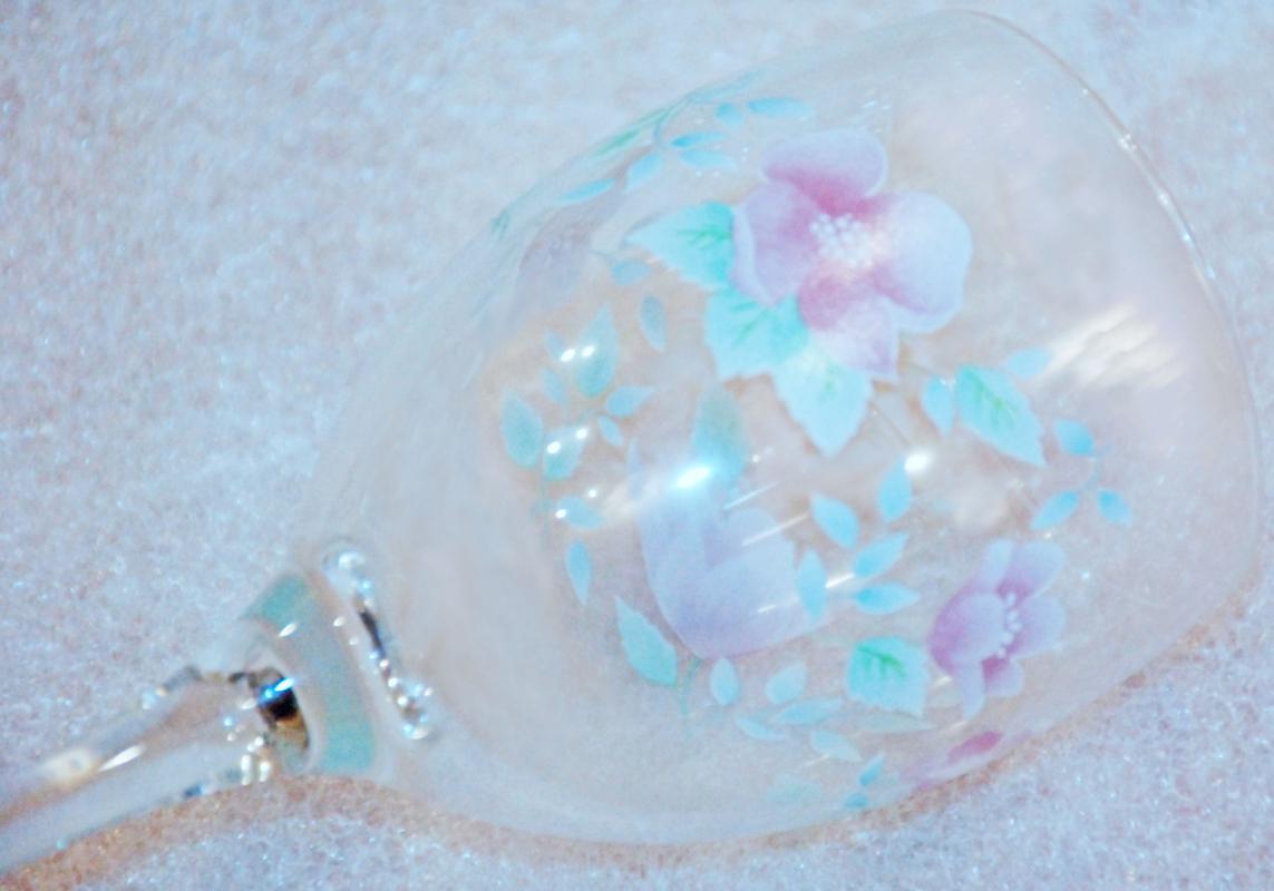 Luminarc France Floral Stemware Wine glasses  Vintage Set of 4 Hand Painted