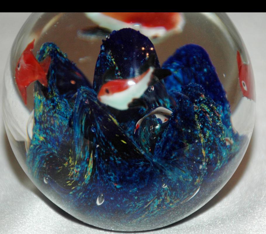 Ann Primrose Aquarium Fish Bowl Paperweight Murano Glass Fish Coral