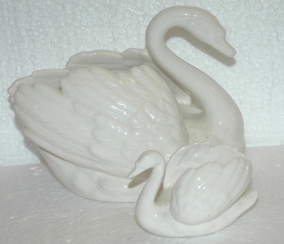 2 Lovely Vintage Goebel Porcelain Swans  One large and one small