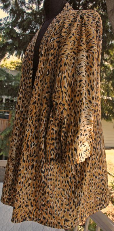 Vintage David Brown of California Loose Shawl Collar Lounge wear  Jacket Top Leopard Print