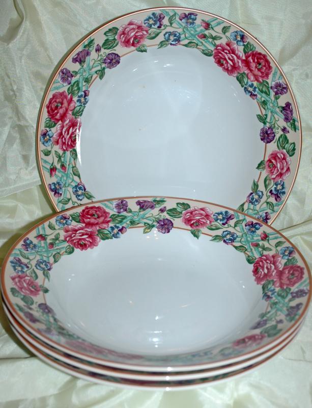 FITZ & FLOYD/OMNIBUS BRITTANY LOT/4 SOUP BOWLS ROSES