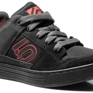 Five Ten Freerider Kids Team Blk / Red 2.5 - SALE Five Ten Freerider Kids Team Blk / Red 2.5 - SALE