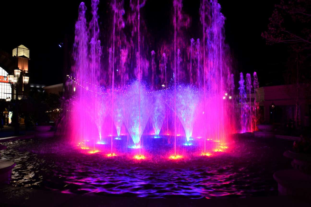 PlayCore Fountain People Commercial Architectural Fountains