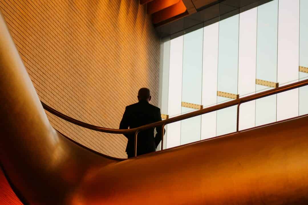 How Do Managerial Biases Affect Foreign Market Entry Decisions?