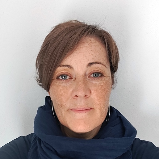 A person taking a selfie Description automatically generated