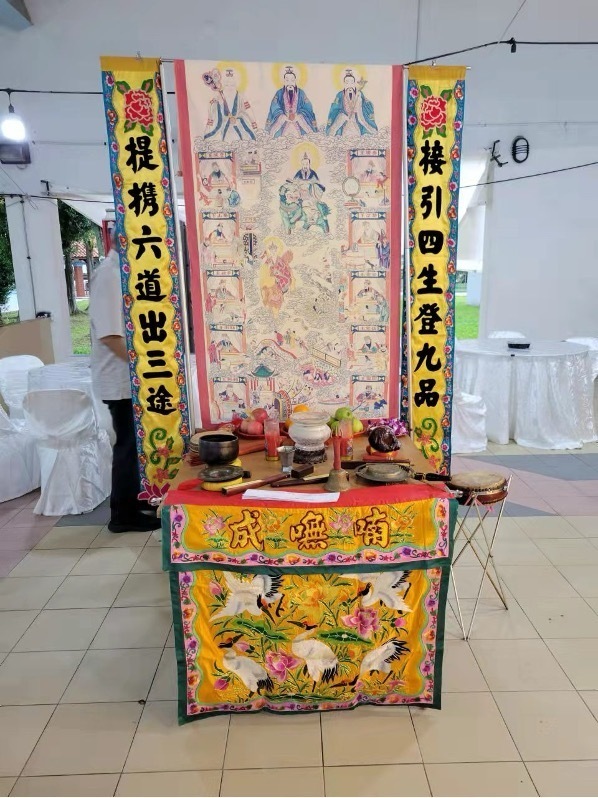 一張含有 室內, 牆, 花瓶, 花 的圖片 AI 產生的內容可能不正確。