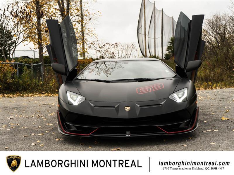 Lamborghini Aventador 4