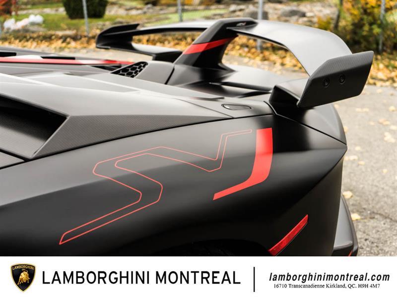 Lamborghini Aventador 13