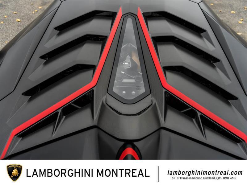 Lamborghini Aventador 15