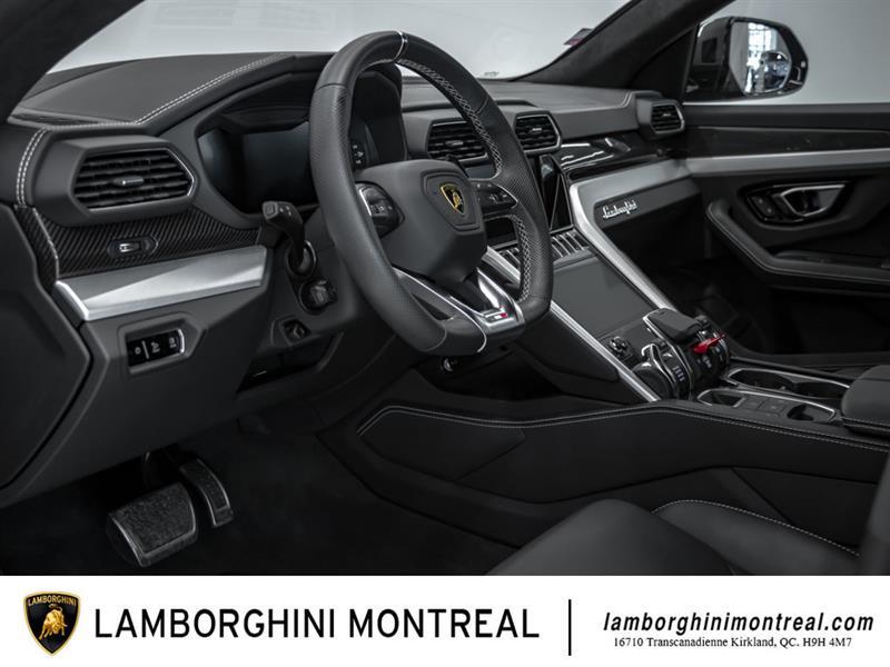 Lamborghini Urus 16
