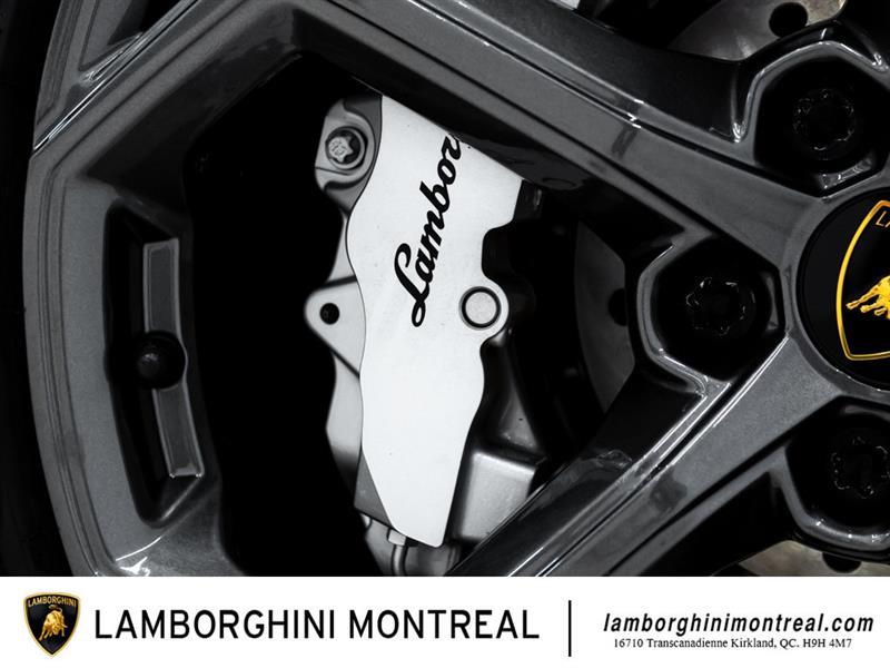 Lamborghini Huracán 12