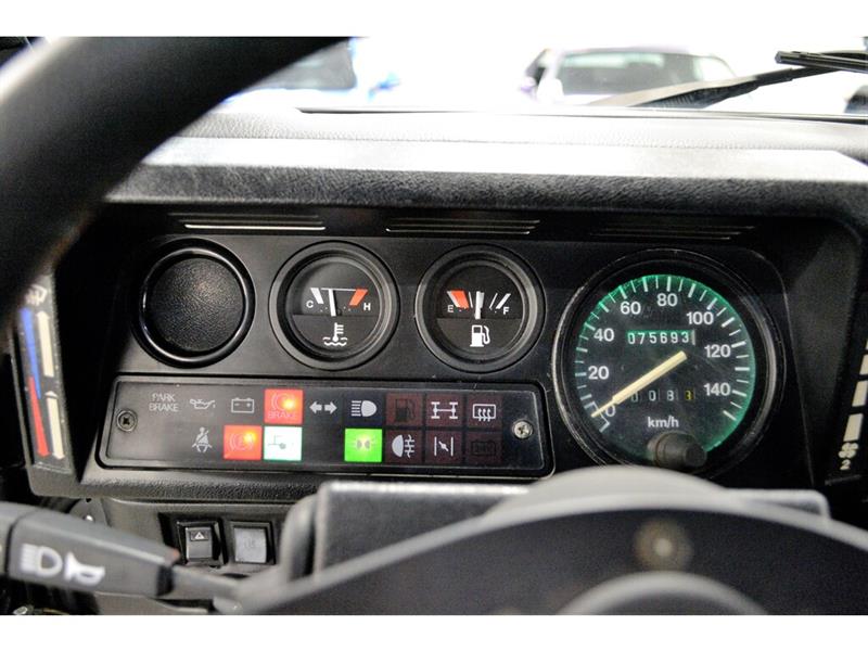 Land Rover Defender 13