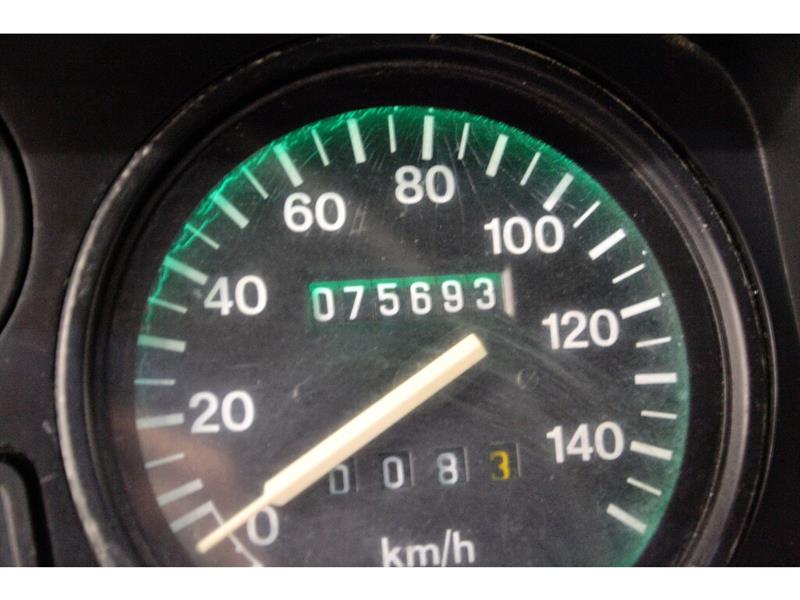 Land Rover Defender 14